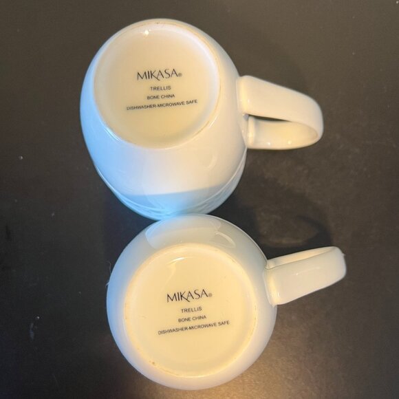 Set of 2 Mikasa TRELLIS Pattern Embossed Lattice  White Bone China Cups / Mugs - Picture 7 of 8